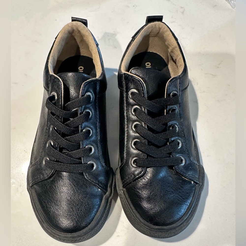 Old Navy little boy black leather sneakers